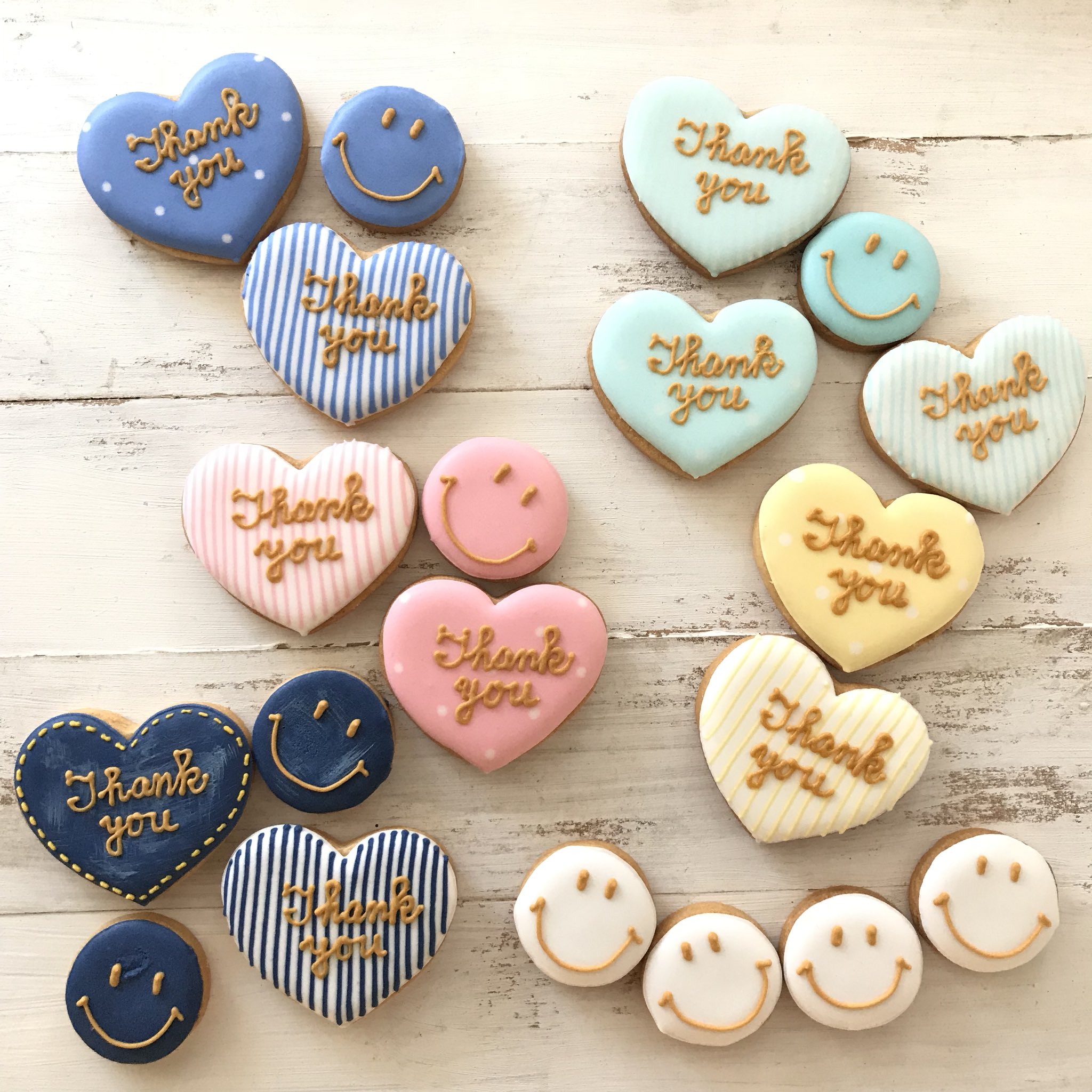 Dream Sweets Factory 300倍幸せになるアイシングクッキー 8 26 アイシングクッキー作品集 最近 ハートのストライプ制作にハマり中 明日いわなみキッチンに納品します グリーンに見えるのは水色なの O O T Co Ziclaxhrkw Twitter