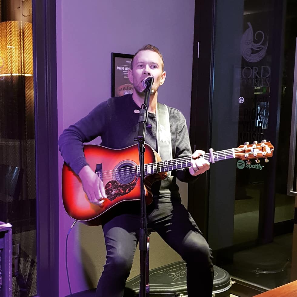 Rain dance has worked, let's send it over to the west though! Great day of fundraising so far for the farmers. Featuring Simon Ramsay, <a href="/Covey7911/">Ian Cover</a> and Tristan J Ross

#Geelong #lordoftheisles #ParmaForAFarmer