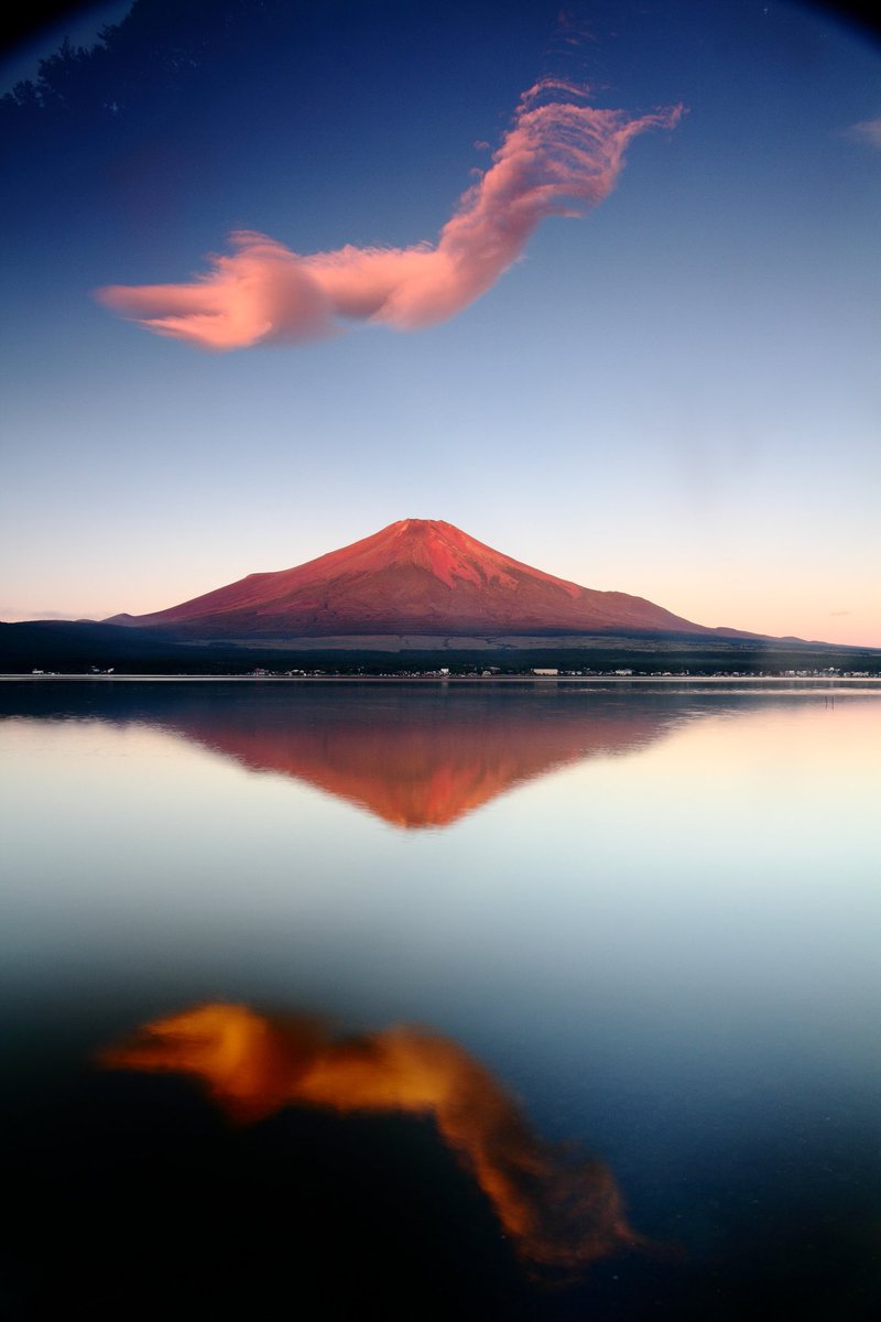 赤富士山