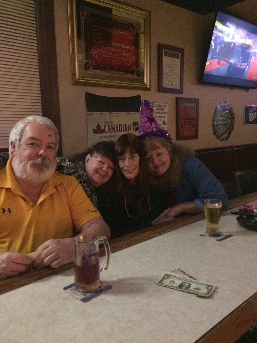 brandy_montes's tweet photo. Well On Aug. 25th 2018 I Had A Great Birthday Surprise Party Thanks To My Friends...😘💗🤘🏻✌🏻 https://t.co/GxWdNtsBN2