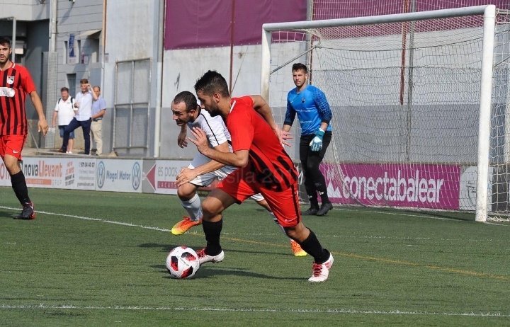 InterManacor's tweet photo. Bon dia! Ahir varem començar la #RegionalPreferent amb un empat a casa 🆚 Sant Jordi (1-1). A partir de ja pensant en fer una bona setmana per arribar en bones condicions al pròxim partit, el proper diumenge al camp del Port de Sóller. 👊🏽⚽🔴⚫🔴
#InterManacor #InterSomTots https://t.co/mlJFaYuKNu