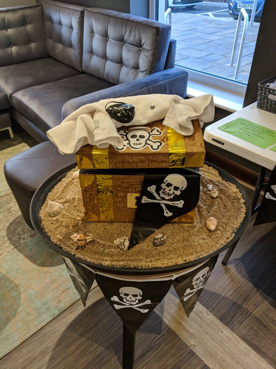 claire_strand's tweet image. Pip is back as Pirate Pip for this bank holiday  the kids love looking for the shells 💜
@rubyyoung90  @michaelhunter62  @PSeafront  @SDEBDD  @AndyFr4ncis  @SusanGilley7