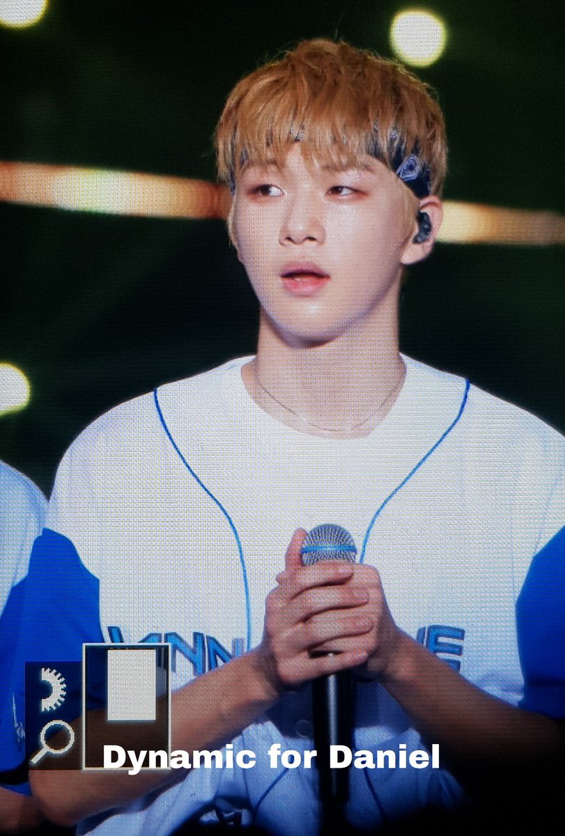 DYNAMIC_1210's tweet photo. 180826 One the World in Taipei #강다니엘 #워너원 https://t.co/D5Klop8SPK