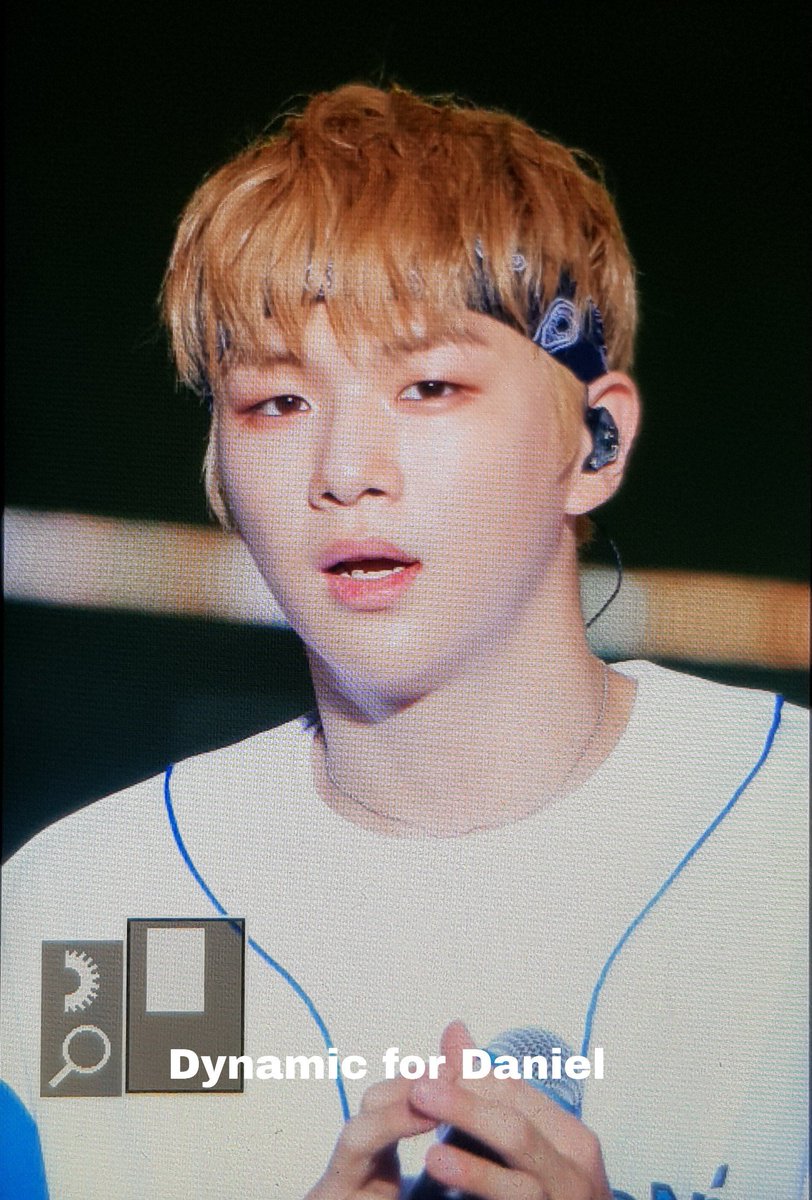 DYNAMIC_1210's tweet photo. 180826 One the World in Taipei #강다니엘 #워너원 https://t.co/N6UY0cGhVJ