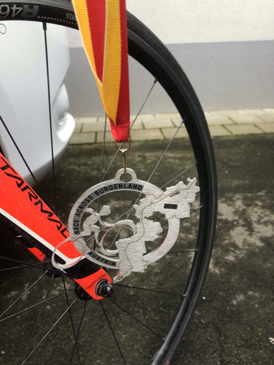 _ketterechts's tweet photo. Austria Race Across Burgenland bei Regen. 223 km, 2000HM, 33,1 km Schnitt. #arab18 #ketterechts https://t.co/3ymlFm4Ctm