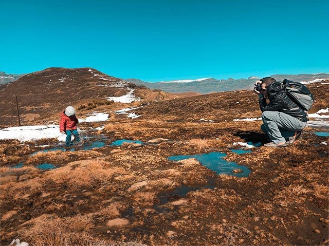 bertrandvdb's tweet photo. Playing in the mountains. Sometimes a change of scenery is all that is needed. .
📸 @michellevdb83 .
.
#featuremesa #menseselense #drakensberg #familyday #familyfun #family1st #familylife #familyouting #familyweekend #familytimes #familydayout #family… https://t.co/Sy3XI3JbPb https://t.co/jL0jcCEpEw