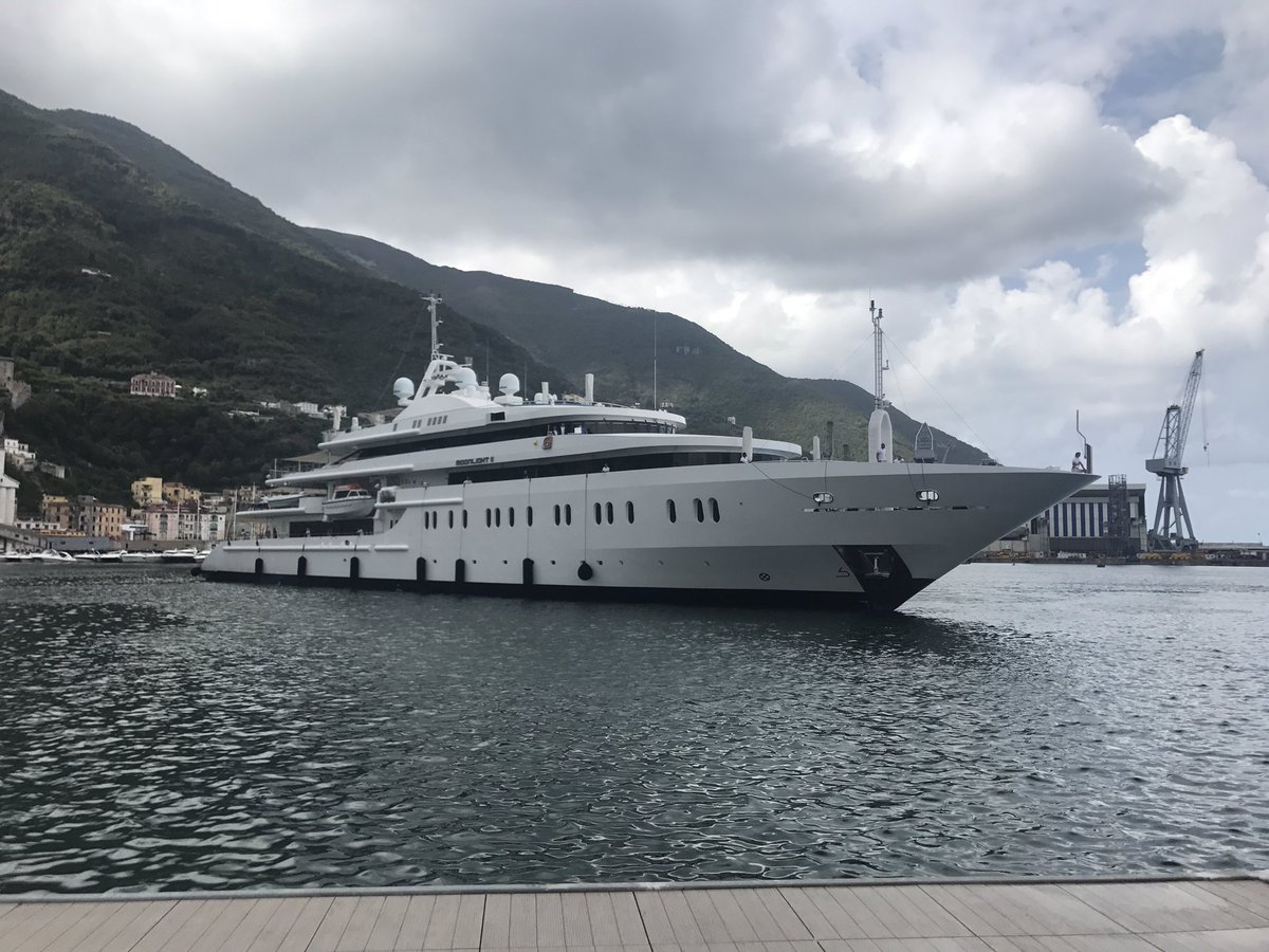 luisadelsorbo's tweet photo. #MoonlightII #Today #Arrive #StabiaMainPort #BerthAlongside #LuiseGroup #realtime https://t.co/z9Wk7iXQEO