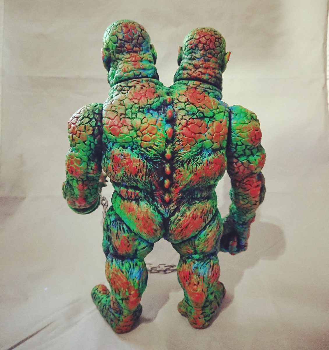 moucoyama's tweet photo. ガリガンタスをペイントしました。
大きいので疲れました。
#sofvitokyo #sohubi #sofubi #sohuvi #sofuvi #sofvi #toy #vinyltoy #monster #designerstoy #towhead #ish #justinishmael #galligantus #妖怪 #ソフビ #フィギュア #デザイナーズトイ #モンスター #怪獣 #双頭 #鬼 https://t.co/LG3o7zk1Cg