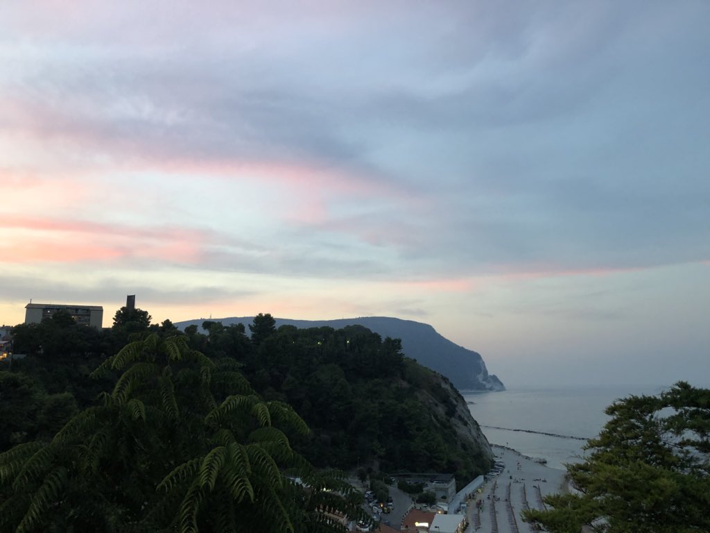 jacobwhands's tweet photo. riportatemi lì, grazie https://t.co/yL206LvEXE