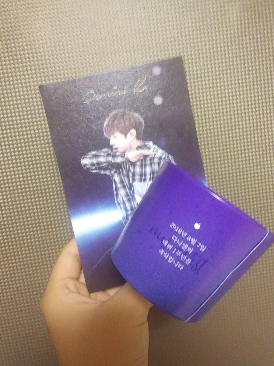 Just_Be_star_'s tweet photo. 1주년투어돌때 오류동에서 얻었던 실물갑 강다니엘세트입니다🙈💕 1주년아니면 못받는거인지라 양도 올릴지 고민하다가 오류동에서 받은것만 올리려고 합니다!

밑부분 기스때문에 가격 0.45에서 아예 0.3으로 조정했습니다🙆❗

#강다니엘 #워너원 #워너원1주년 #워너원컵홀더 #강다니엘컵홀더 https://t.co/AZuMTZlrdG