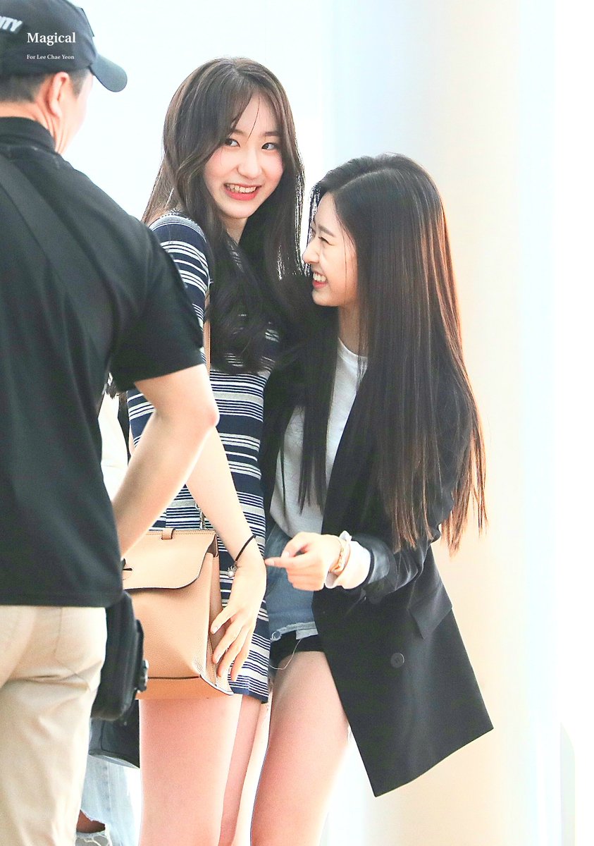 MagicalChaeYeon's tweet photo. 180826 ICN 출국 HQ 

귀여운 장꾸들 ㅋㅋㅋ💘

#이채연 #LeeChaeYeon #WMEnt 
#김민주 #얼반웍스 #PRODUCE48 #프로듀스48 https://t.co/FVnKIKbgnJ