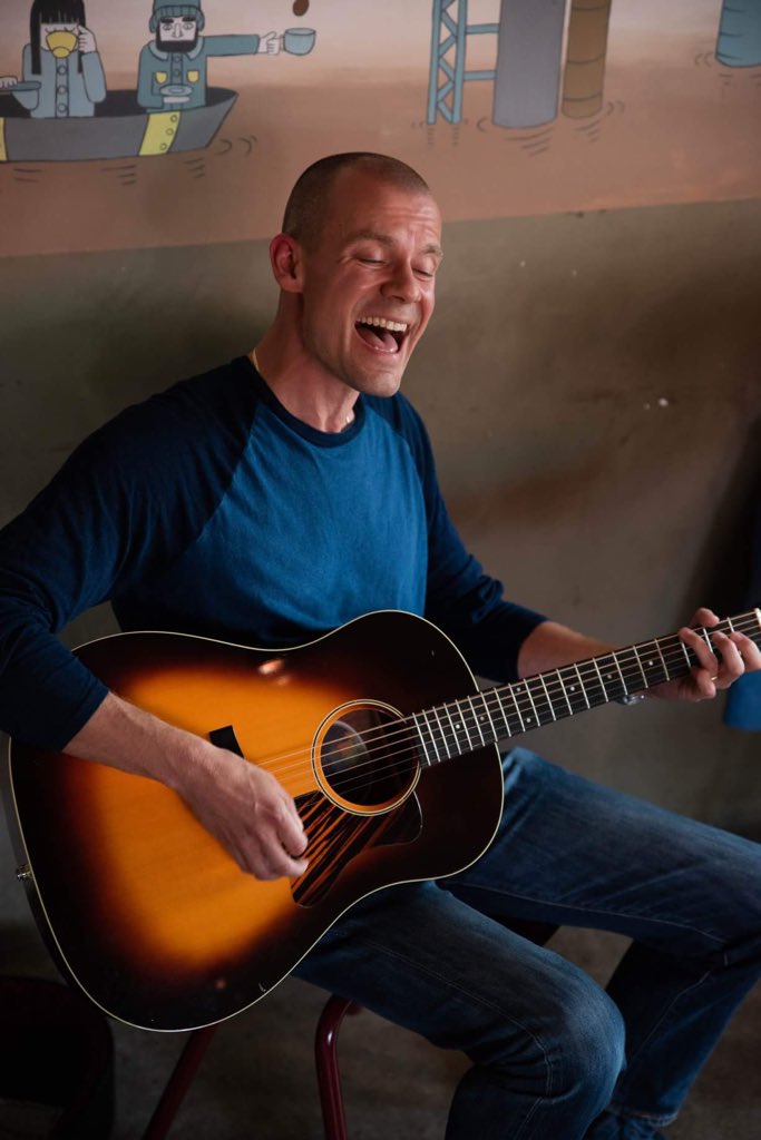 storks070's tweet image. Terwijl de regen gisteren uit de hemel stortte, was het bij Hometown Coffee heerlijk droog. Met een goede kop koffie, live muziek van Banty Holler en een boek of bordspel, mocht die regenbui wel eeuwig duren. Bedankt voor jullie komst!