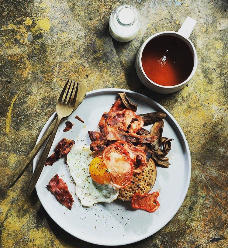 SukiTea's tweet photo. A Sunday well spent, bring a week of content 😍 Sunday Brunch Goals ☕️🍳🥓 #BelfastBrew #sukitea #bankholiday #sunday #sundaybrunch #bankhols #weekend #irishbreakfast #ulsterfry #isthatacrumpet😱 https://t.co/MeiKsQRHdz