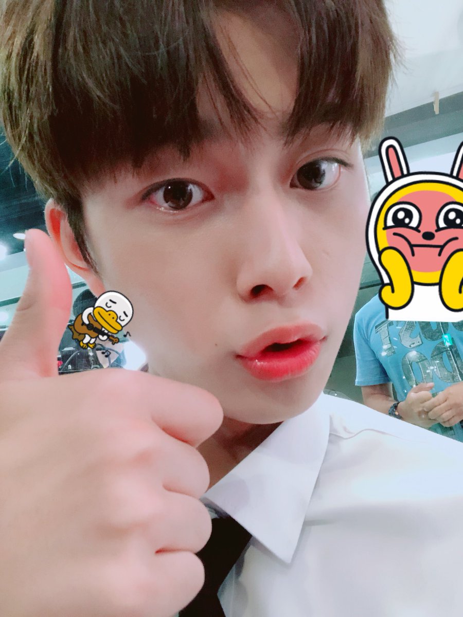 CUBE_YOOSEONHO's tweet photo. [#유선호] 보구시퍼요ㅠㅠㅜ 다들 뭐하십니까용 (10/10 마지막사진입니다용) https://t.co/udyyiYofqR