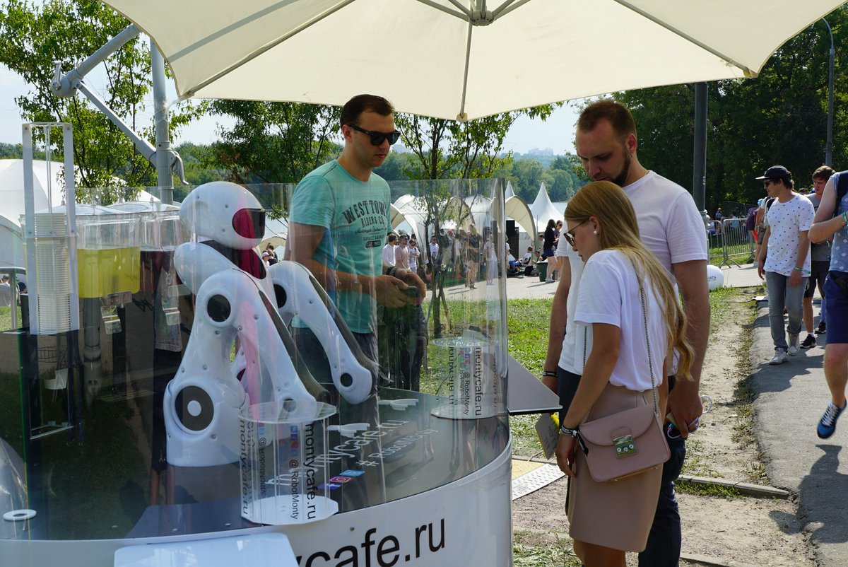 MontyRoboCafe's tweet image. It was great day for robot Monty and visitors of picnic . We will miss you and see you next year. #robotMonty #Robotics #tech