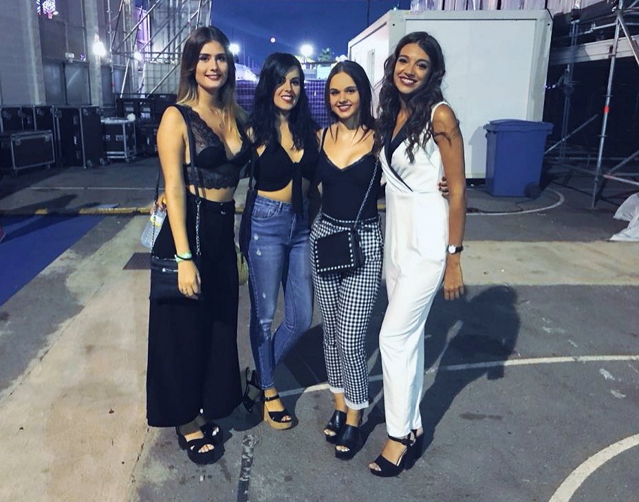 InmaFerrer's tweet photo. Bonita noche con mis niñas ❤️✨🎶 Gracias @alfredgarcia 💙
-
@Amandaf_oficial @NereaOficial @Aitana_ot2017 @AnaG_ot2017
#OT2017 #AitanaWar #Concierto #GoodTimes https://t.co/2I03mnjmhu