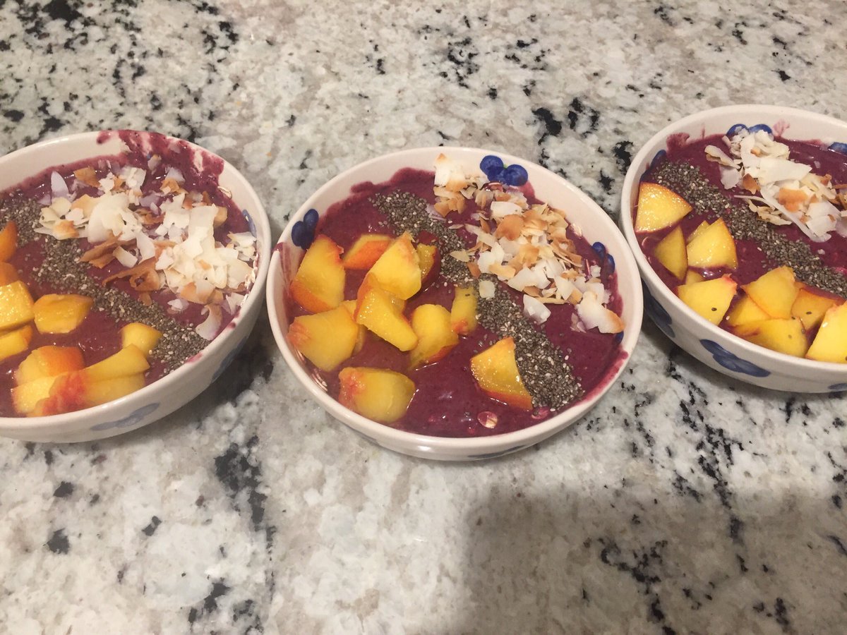 cchopp's tweet image. Amazing! Rad raspberry beet smoothie bowls from #RunFast #CookFast #EatSlow @ShalaneFlanagan @ElyseKopecky #FreshPeach #ToastedCoconut @epicurious @runnersworld