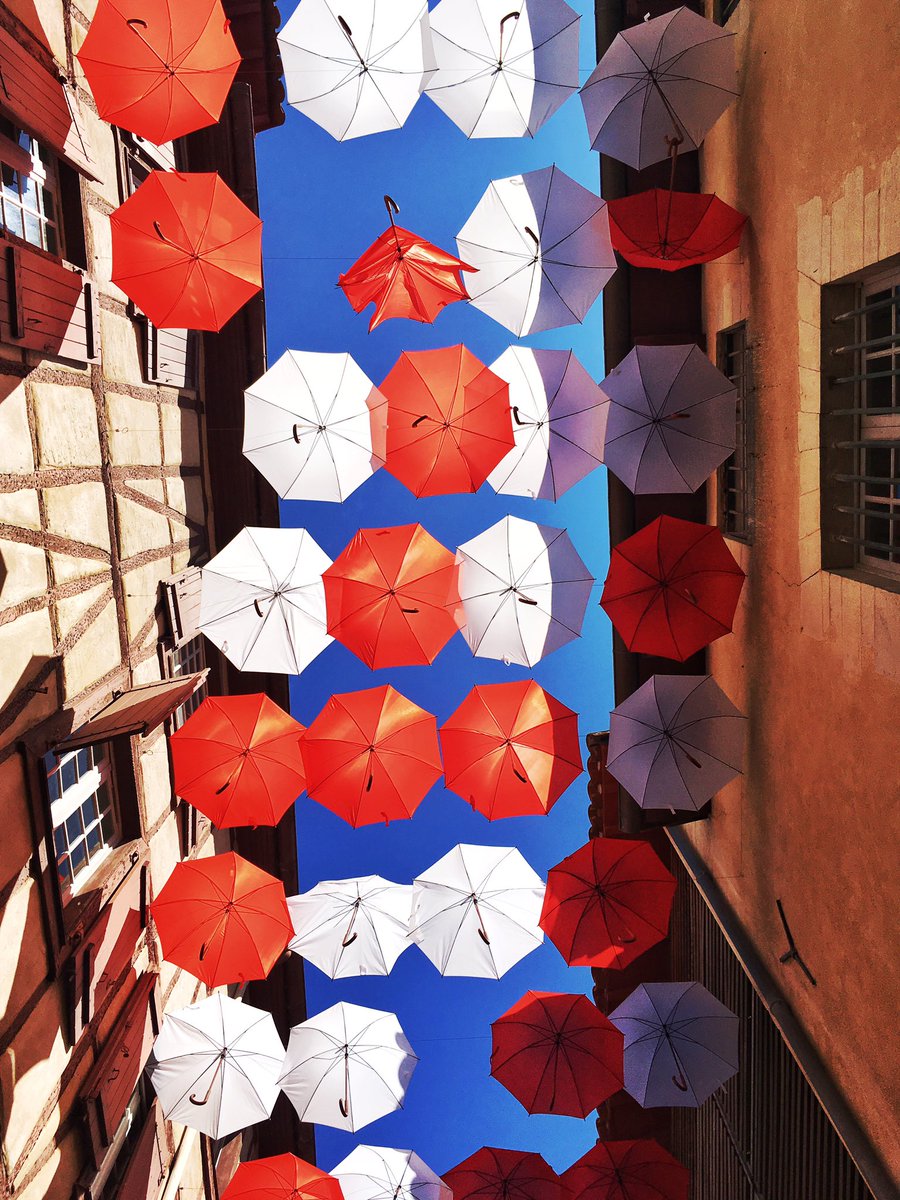 _edestinations's tweet image. The medieval streets of Bayonne are well worth a stroll around. A city proud of its basque heritage and independent spirit #bayonne #basque #travel