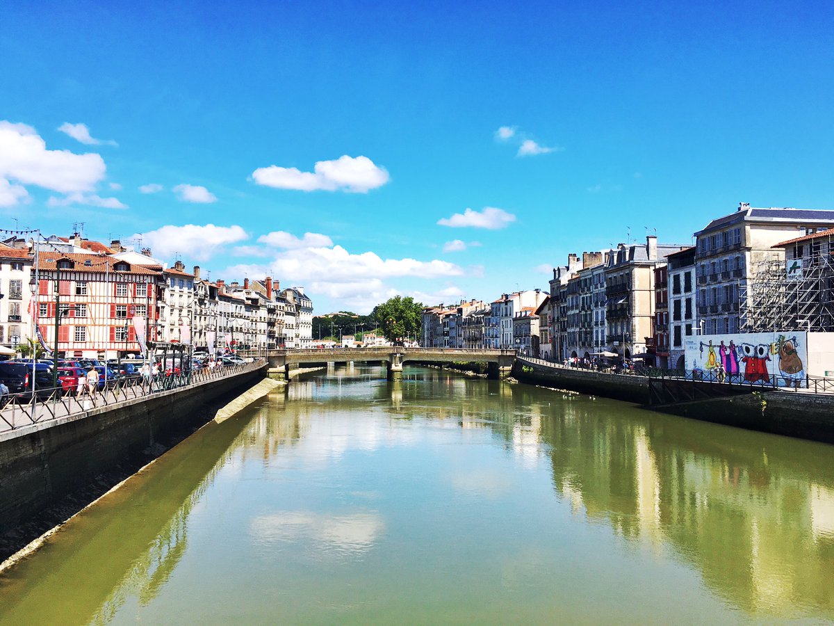 _edestinations's tweet image. The medieval streets of Bayonne are well worth a stroll around. A city proud of its basque heritage and independent spirit #bayonne #basque #travel
