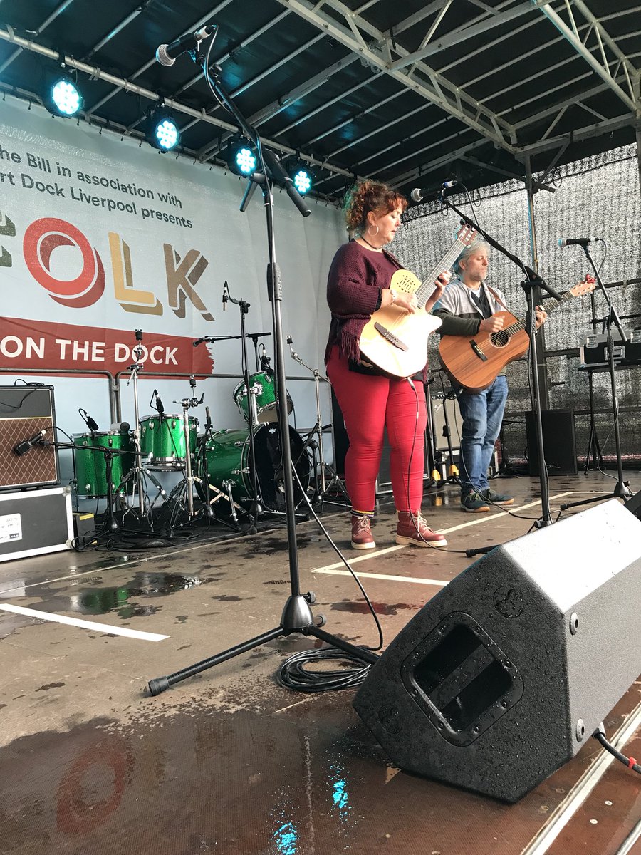 And we’re off with live music on the Dock Stage. Day 2 #folkonthedock <a href="/KingByrne1/">King & Byrne</a>