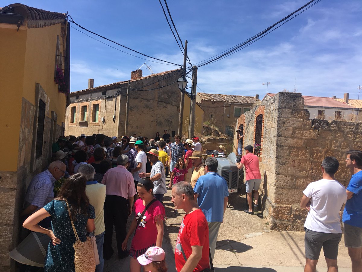 NepasSoria's tweet photo. En nuestra tradicional gallofa #gallofa #nepas #fiestasdenepas https://t.co/V09o4EkSvc