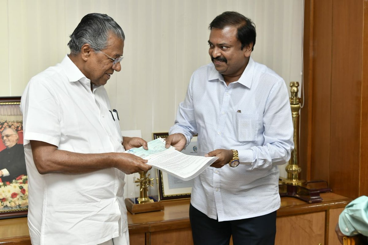 Kollywoodtoday's tweet photo. Producer of #UliyinOsai #pensingam SN #Jayamurugan Sir Chairman of @SNJGrp SNJ Group's of Companies Donated 25 lakhs towards Chief Minister's Distress Relief Fund Kerala #keralafloods #KeralaFloodRelief @saravananpro https://t.co/myzfO6IL5l