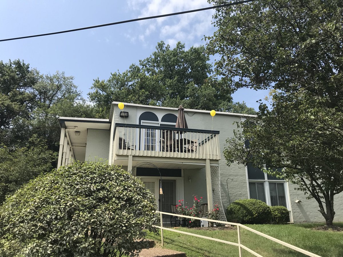 coffeycoly's tweet photo. Open-House starts at 2:00 PM SHARP! Don’t miss your chance to come by and check out the beautiful 2 Bed / 2 Bath unit at 1815 Gardiner Lane #F53!
Can’t wait to see ya!
(Any Retweets would be forever appreciated!)
#Louisville #RealEstate #Condominium #ForSale https://t.co/Gae4BAb9Xi