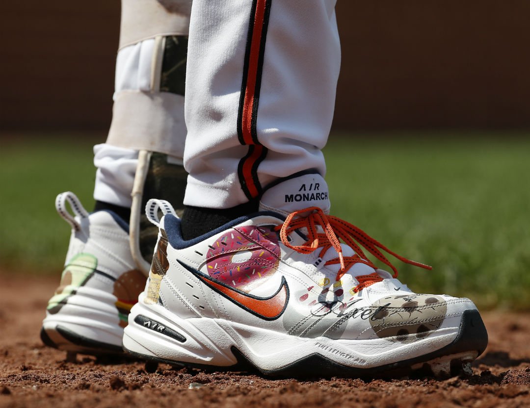 air monarch cleats