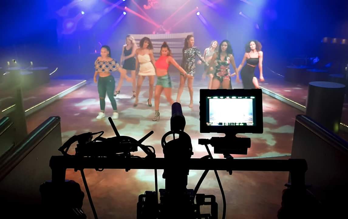 NekeWan's tweet photo. Behind the Scenes of Last week's #1Gal 💃video shoot 🎬📽 by #JustJonez. A great Thank you Mapp Media GmbH for a wonderful collaboration. 💪🎵📸💥💥

#1gal #videography @JustJonez #music #video  #Gibson_Club_Frankfurt #nekewan  #european #JustJonezmusic https://t.co/CvG5NDCQIu
