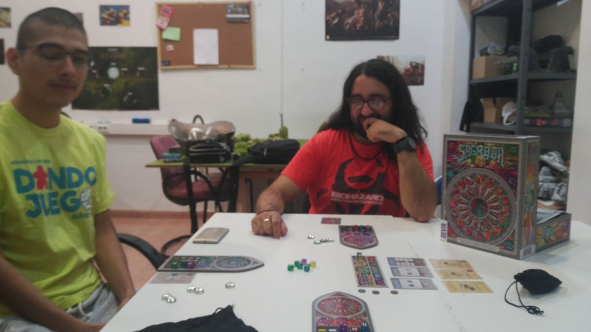 dandojuegoAB's tweet image. Y esta mañana en la sede...#KitchenRush ,#Sagrada, #Gloom, #DragonCastle y #LandUnter #juegosdemesa #boardgames .No nos hemos olvidado seguimos esperándote. si estás por #Albacete vente a jugar con nosotros