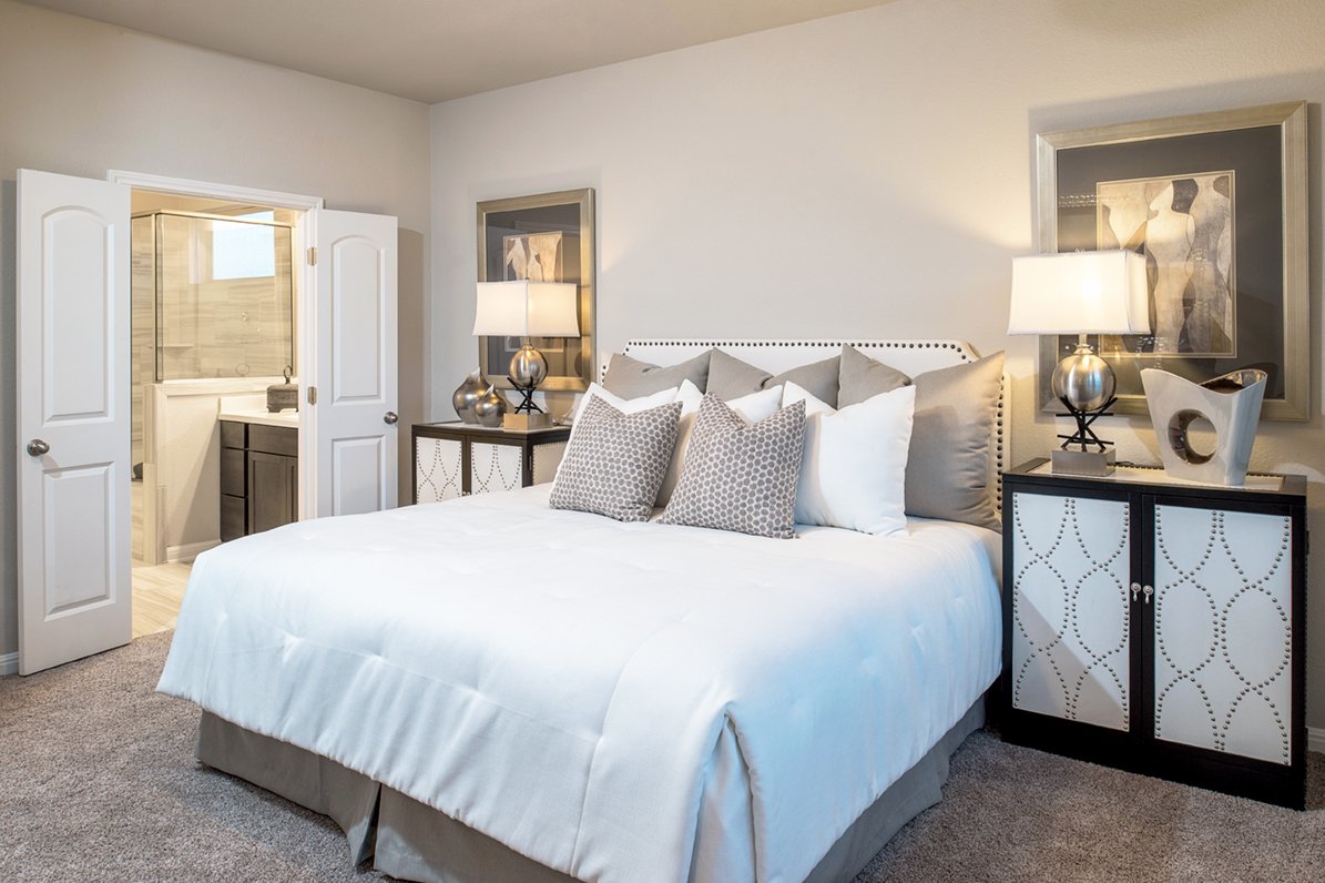 heritage55life's tweet photo. Create a cheery escape in your new #RoundRock #home… https://t.co/tU7ks90Bux. #gatheringroom #kitchendesign #spacious #designedinteriors #ATX https://t.co/x8m0MkQEJC