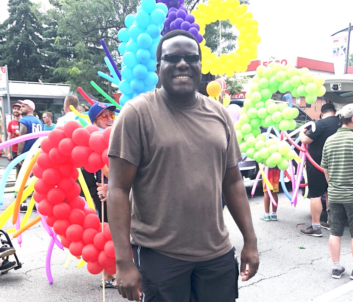 CapitalWardJide's tweet photo. Great to be part of #CapitalPride 2018! Love the bold colours! A better Ottawa is one in which everyone belongs! #bringboldback #capitalward #ottcity https://t.co/I5VTEoB0h3