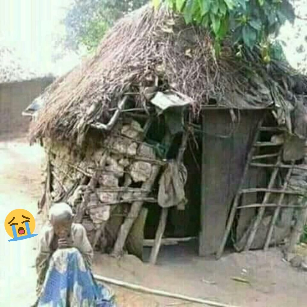 golden_org's tweet photo. Too SAD for what our mothers have to undergo in the name of poverty.#Povertystinks. https://t.co/RJftVwnuVh