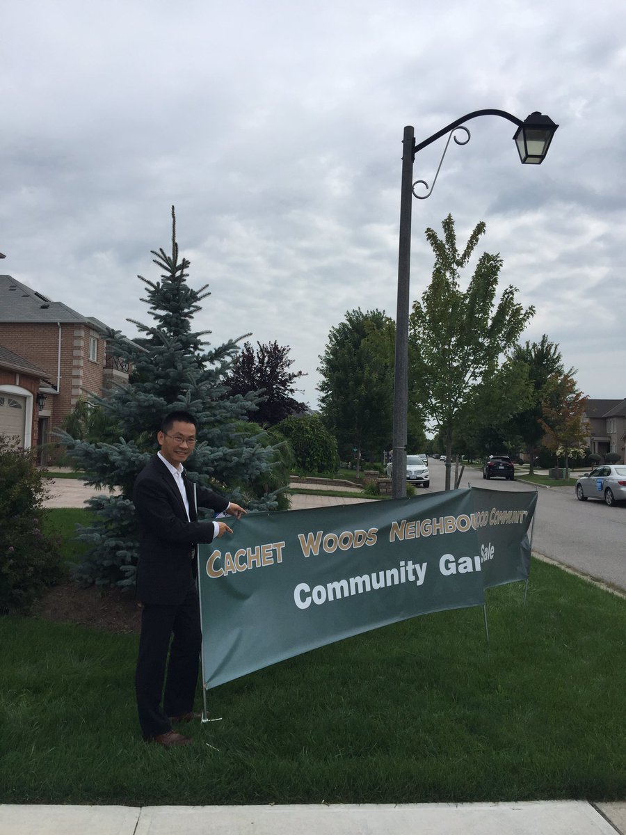 CharlesJiang25's tweet photo. Great to mingle with residents of Cachet Woods Community at the garage sale, I heard great feedbacks on various city matters. Residents are ready for change at the city council.
#MarkhamVotes #MarkhamProud #ChooseMarkham #LoveMarkham #MarkhamWard2 #onpoli #Cdnpoli https://t.co/Duitd1vO9w