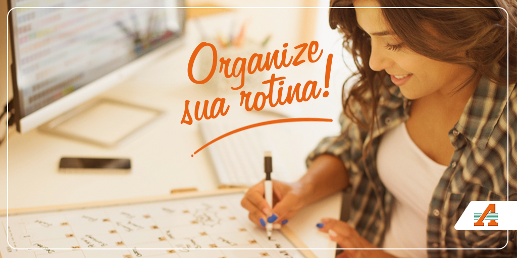 Um dos grandes desafios de comerciantes e transformadores é organizar sua rotina diária e ser mais produtivos. Uma boa dica é, ao fim de cada semana, criar um planejamento de tudo que você precisa realizar na semana seguinte, anotando até mesmo as menores demandas!