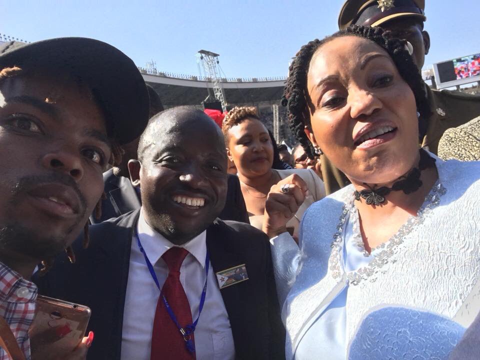 povonewstv's tweet photo. ZEC Chairperson Priscilla Chigumba at Mnangagwa's inauguration
#Mnangagwa #Zimbabwe #Chigumba #EDInaugration https://t.co/WlvjSGr6Kf