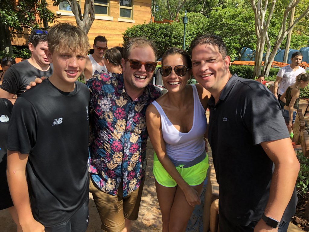 DaleJannels's tweet photo. Great to meet @AlanCarr and @MsMelanieSykes at @UniversalORL. Thank you for the pic!! #topradioshow #lovelypeople hope you dried out quickly! #popeyewaterride #soaked https://t.co/KBMGYglFMN