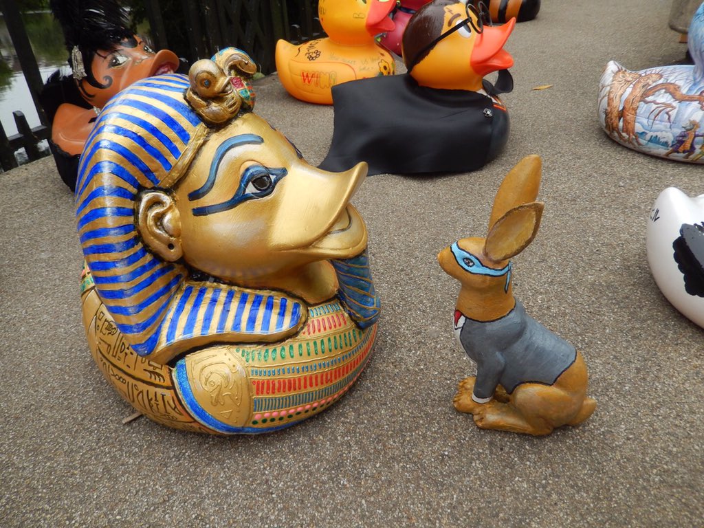 <a href="/tutduckamun/">TutDuckamun</a> Agent Hare was pleased to meet the Pharaoh and also talked to a load of new duck friends  <a href="/TheDuckorator/">SallyAdamsCreative</a> @GoGoHares2018 #Norwich
