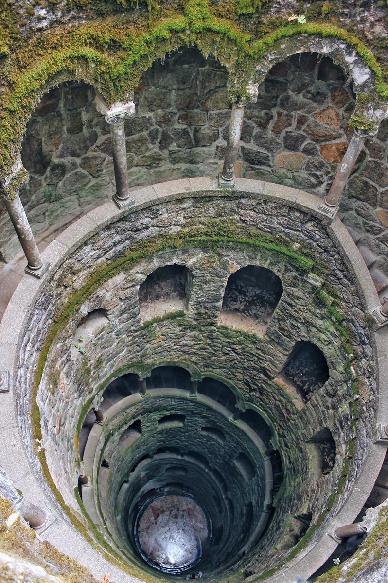 jomamaeats's tweet photo. Sintra is full of colourful architecture, lush gardens and panoramic sweeps! Read more: https://t.co/sY9dKnOCRf #travel #lisbon #yyc https://t.co/3OtLpV8FZh