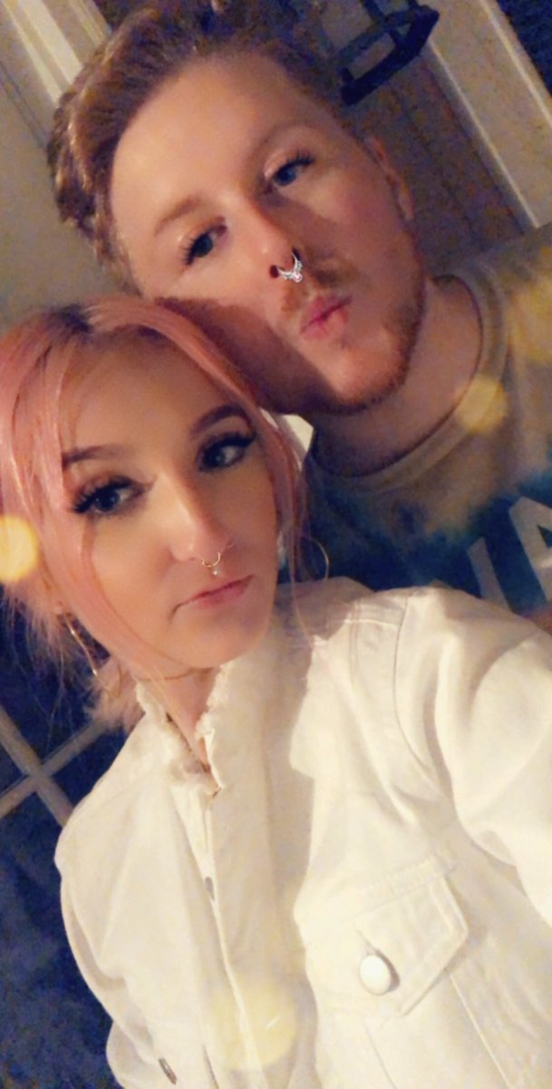 jadenfoxmakeup's tweet photo. we’re so cute 🤗🤗 https://t.co/jy8DU58xs1
