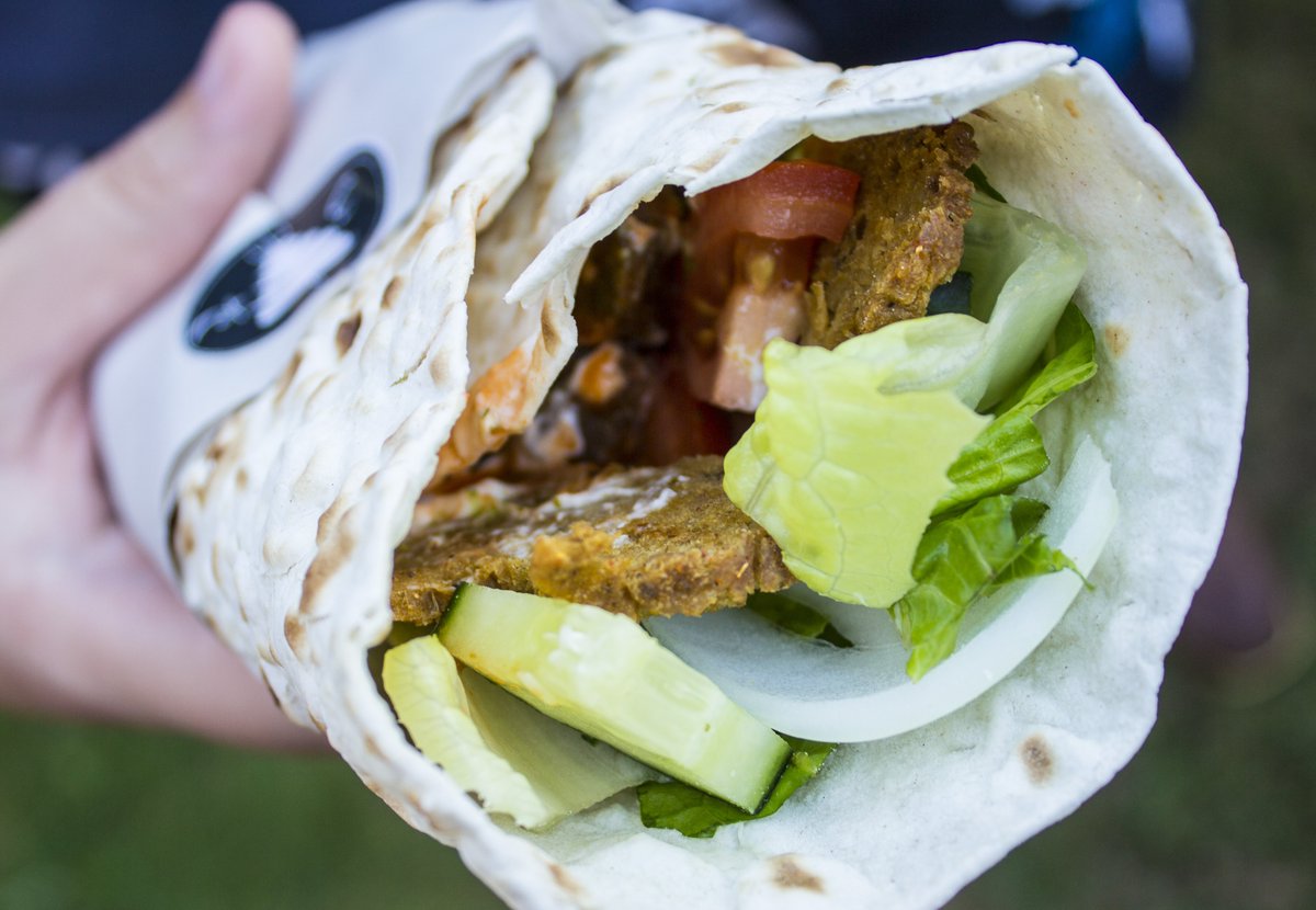 GRUBMCR's tweet image. TRADER 2 IS @seitanskebab! DEBUT GRUB TRADER! YES! No longer do our vegan veggie friends have to skip the delicacy of kebabs! Fully #vegan kebabs are coming to Manchester this week!