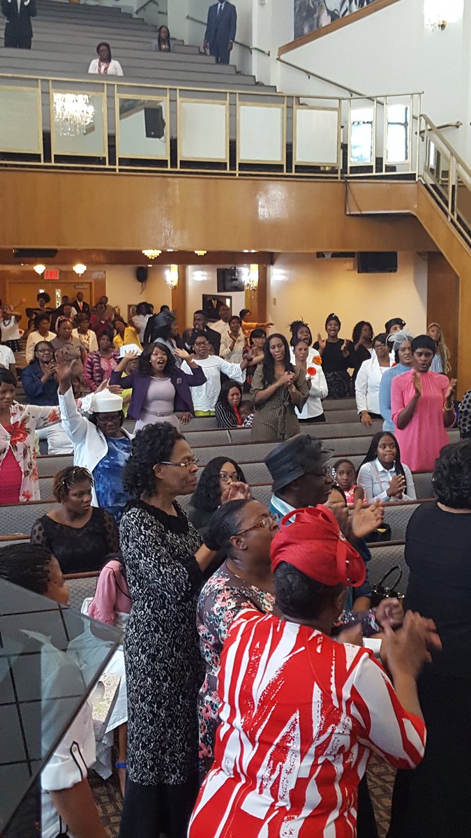 RevMikeMitchell's tweet image. New LIFE tabernacle Brooklyn Sunday morning revival service with Evangelist Marcues Baptise, 12 recieved the holy GHOST this morning , between
NLT &amp;amp; CACC.  20 recieved the holy ghost this weekend. Thank you Jesus