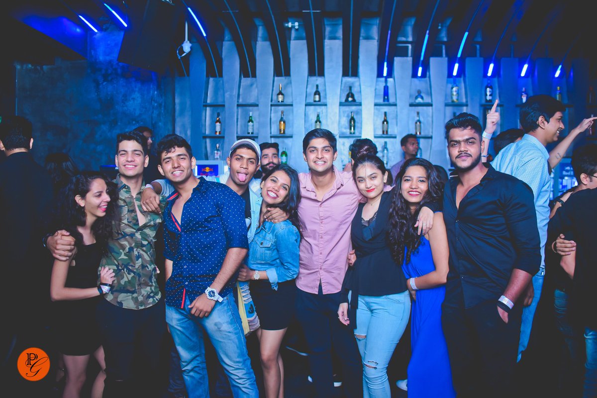 djmarkvmusic's tweet photo. Pre Independence Day @ Vortex Bandra....
.
.
.
.
#djmarkvmusic https://t.co/YmnFsNin2c