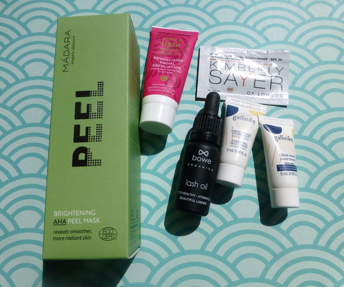 bunny_becks's tweet photo. My review of the August @Love_Lula Beauty Box #crueltyfree #greenbeauty @MADARAcosmetics @boweorganics @gallinee_beaute @kimberlysayer #pureandlight https://t.co/3PScqWtcuP https://t.co/qDbEhqB8Tx