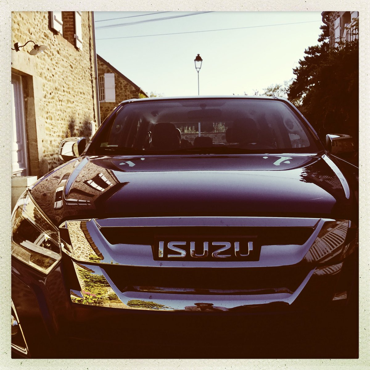 LechienVanille's tweet photo. Thank’s to @IsuzuMidiFrance #isuzufrance @IsuzuDmaxTR External shots ARLB https://t.co/HGePo5bUYX