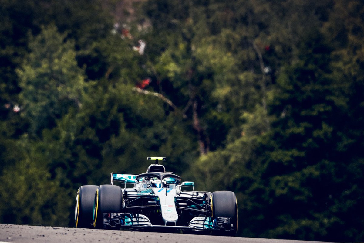 MercedesAMGF1's tweet photo. LAP 33: Valtteri relieves Esteban of P5 - PER next up the road, 6s the gap! 👊

#BelgianGP 🇧🇪 #F1 https://t.co/nvuTdnY0AM