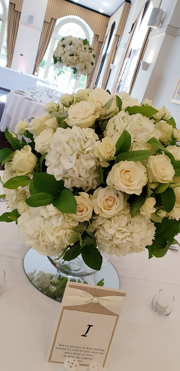 Diamondbouquet's tweet photo. #weddingflowers #venuedressing #localvenue #localflorist #luxuriousflowers by @Diamondbouquet @BalbirnieHouse @BalbirnieEvents https://t.co/lXqzibSNiB