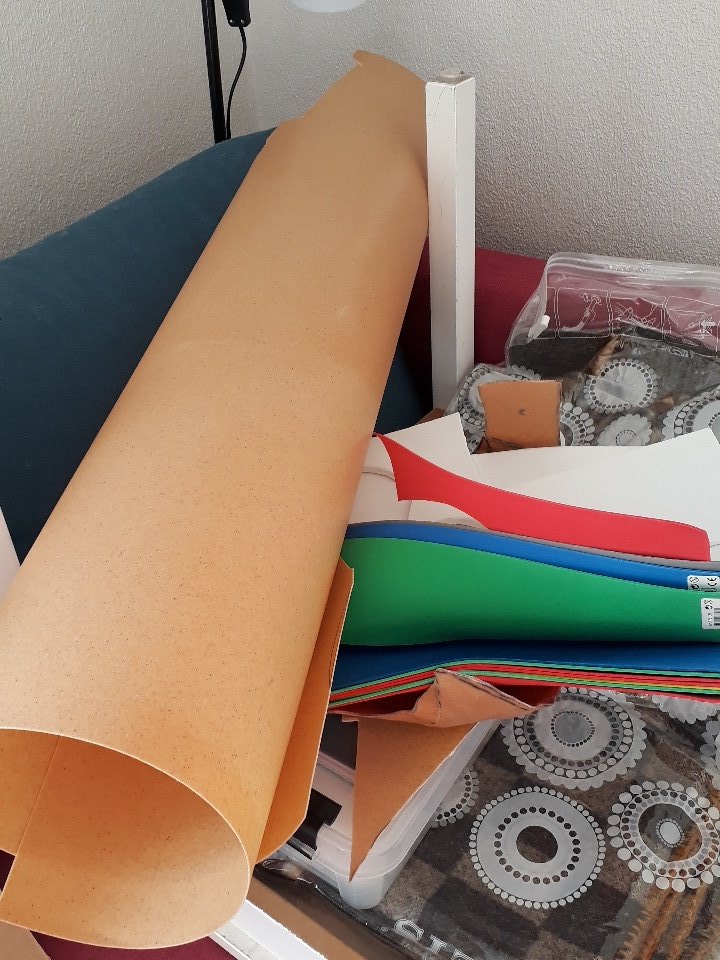 DcastEye's tweet photo. Someone wants worbla and craftfoam? As long as you pay for the shipping, it's yours. It's in Sweden  #cosplaysupplies https://t.co/1nbAVkXvRy