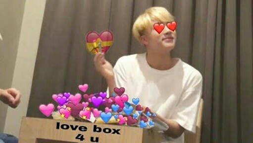 KemalaRatri's tweet photo. @BTS_twt https://t.co/RPfvCjd392