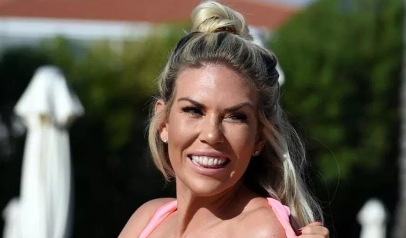 The Sun On Twitter Frankie Essex Suffers An Extreme Wardrobe
